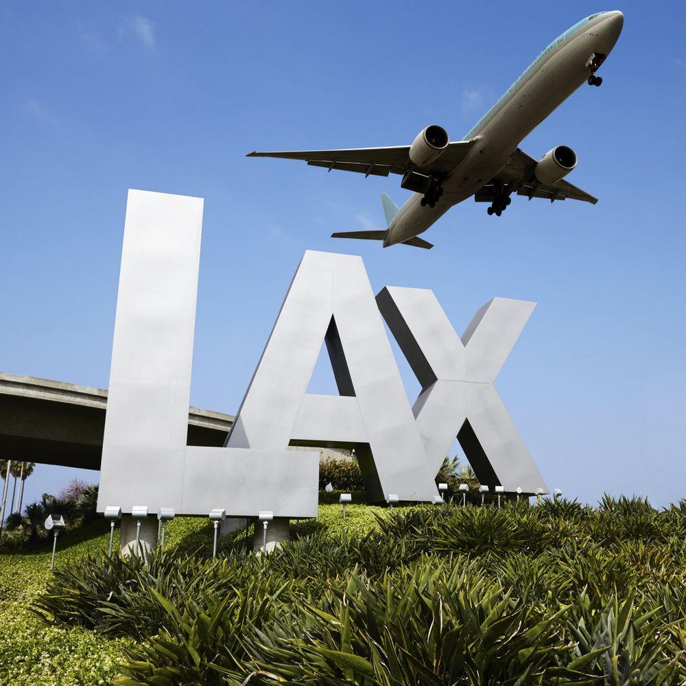 Renaissance Angeles Airport 4*