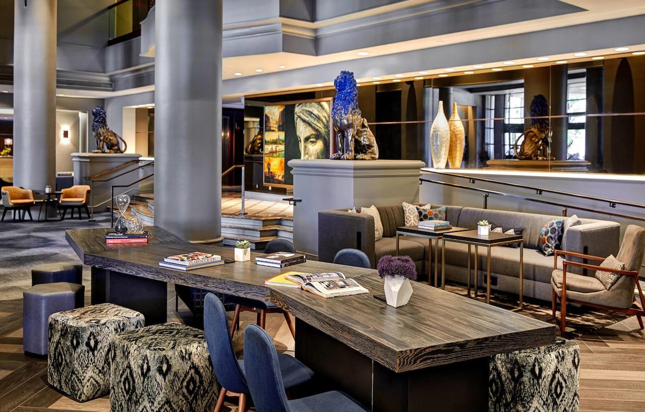Renaissance Angeles Airport Hotel 4*